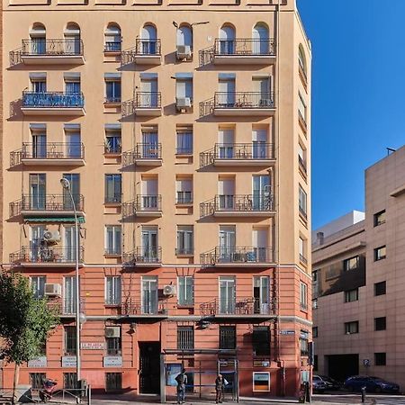 Appartamento NEW Retiro recién reformado 10 min en metro a Sol, hasta seis personas Madrid Esterno foto