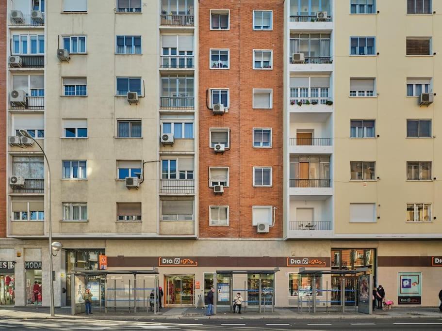 Appartamento NEW Retiro recién reformado 10 min en metro a Sol, hasta seis personas Madrid Esterno foto